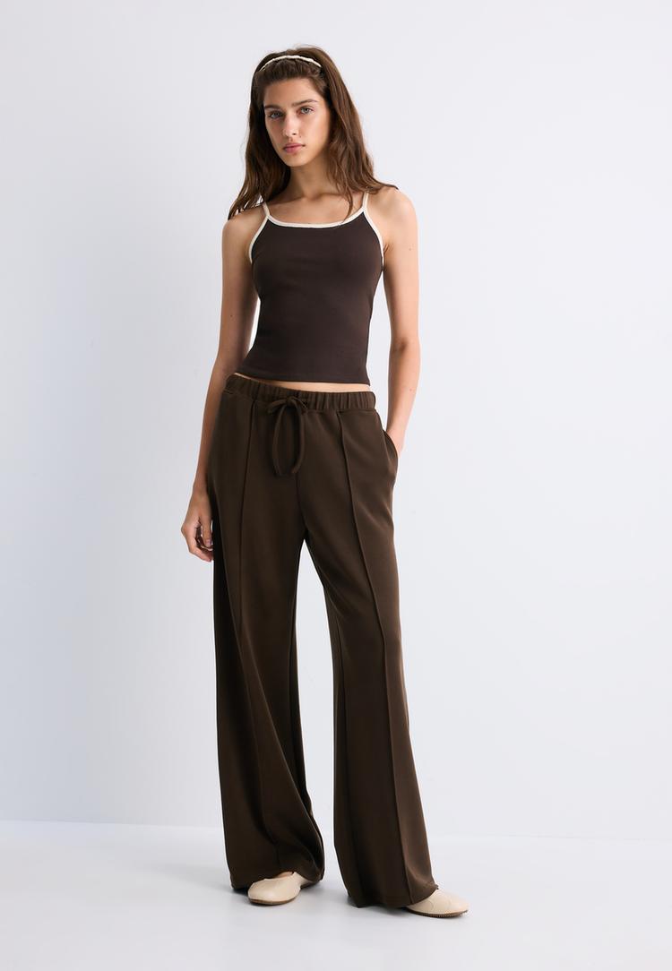 Stradivarius Kalhoty Jogger Wide Leg S Pukem A Jemným Povrchem Brown Xs