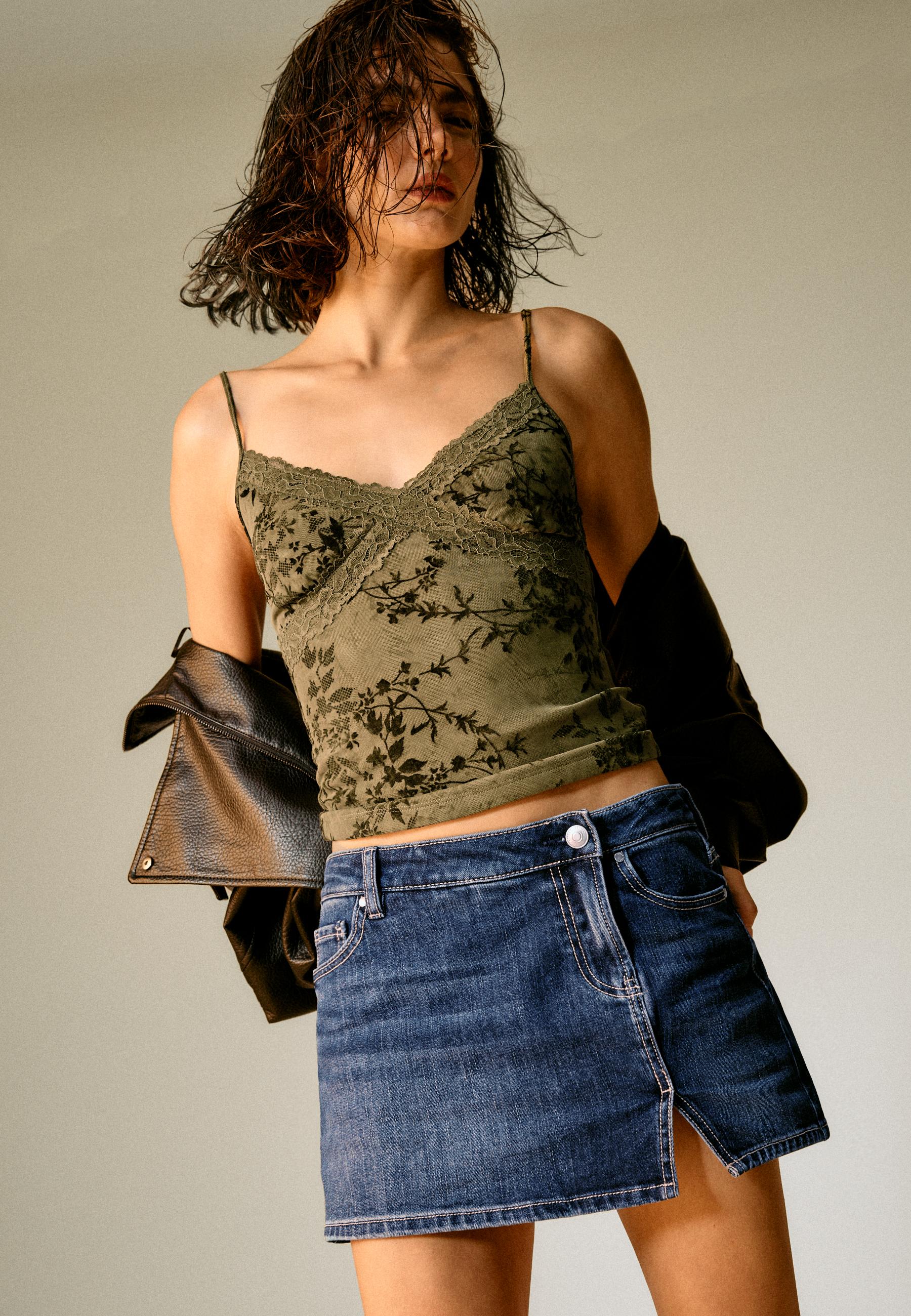 Mini crossover skort — MEDIUM DENIM WASH