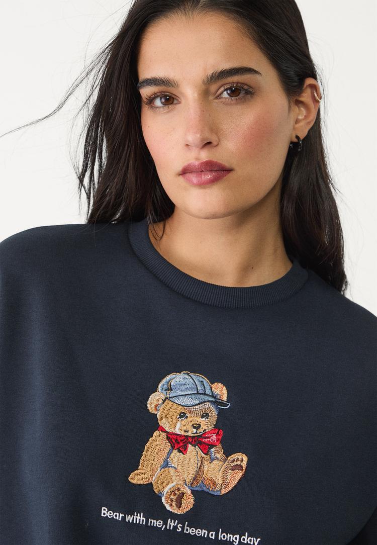 sudadera oso bordado