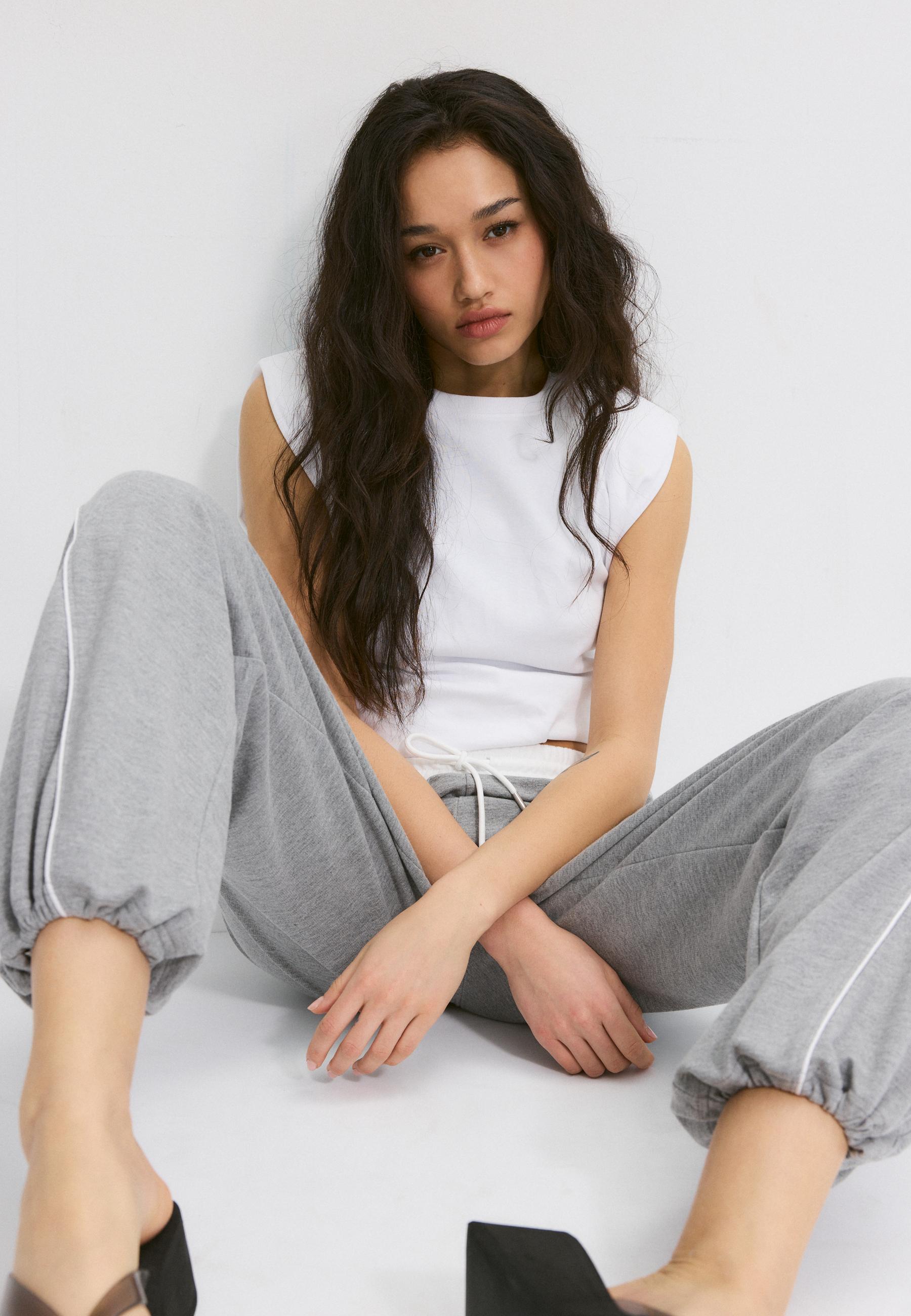 Jogger trousers with stoppers — Grey melange