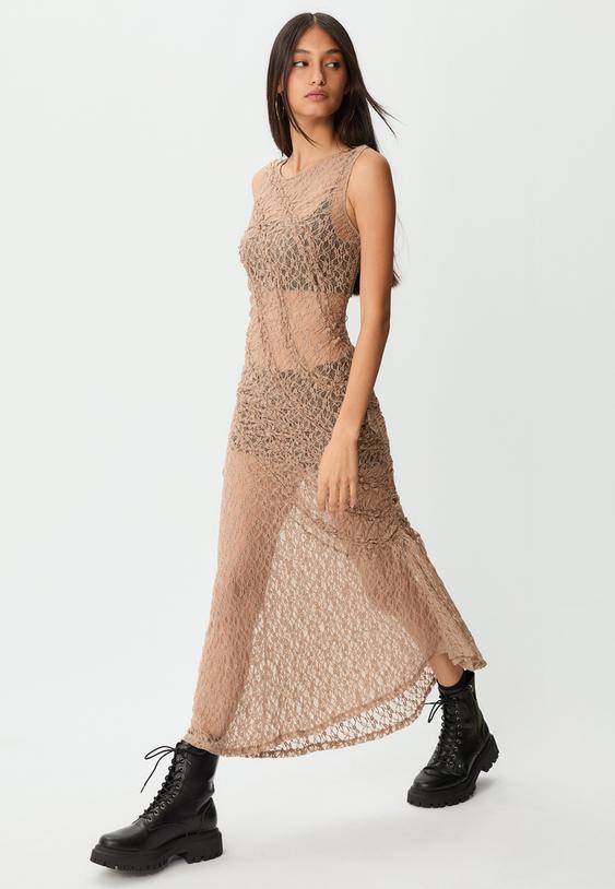 asymmetrisches-langes-spitzenkleid