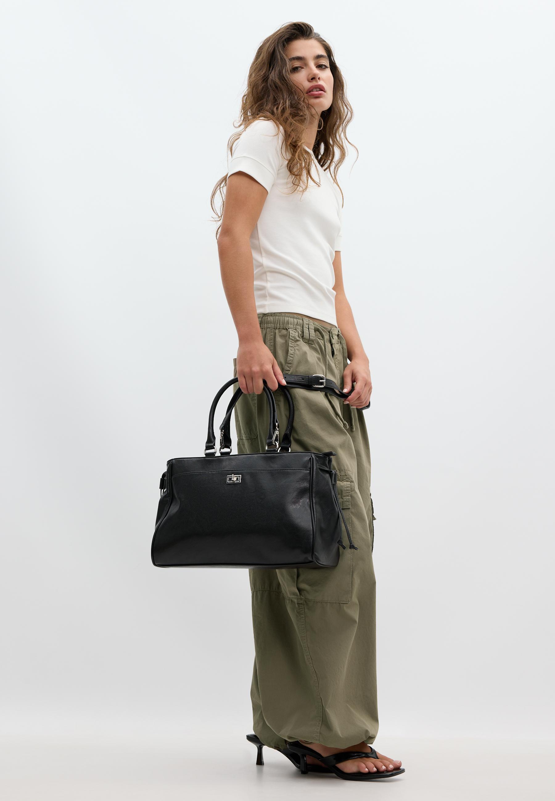 City bag with flap — Black