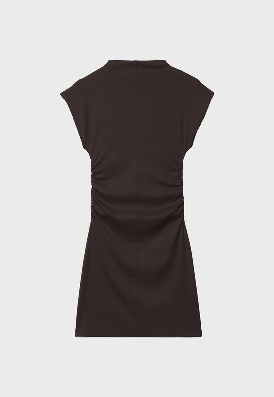 Kısa vücuda oturan büzgülü elbise - Görsel 8