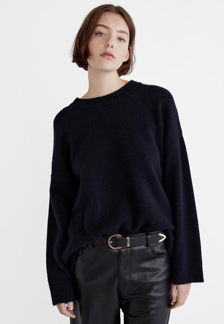 belt with round buckle