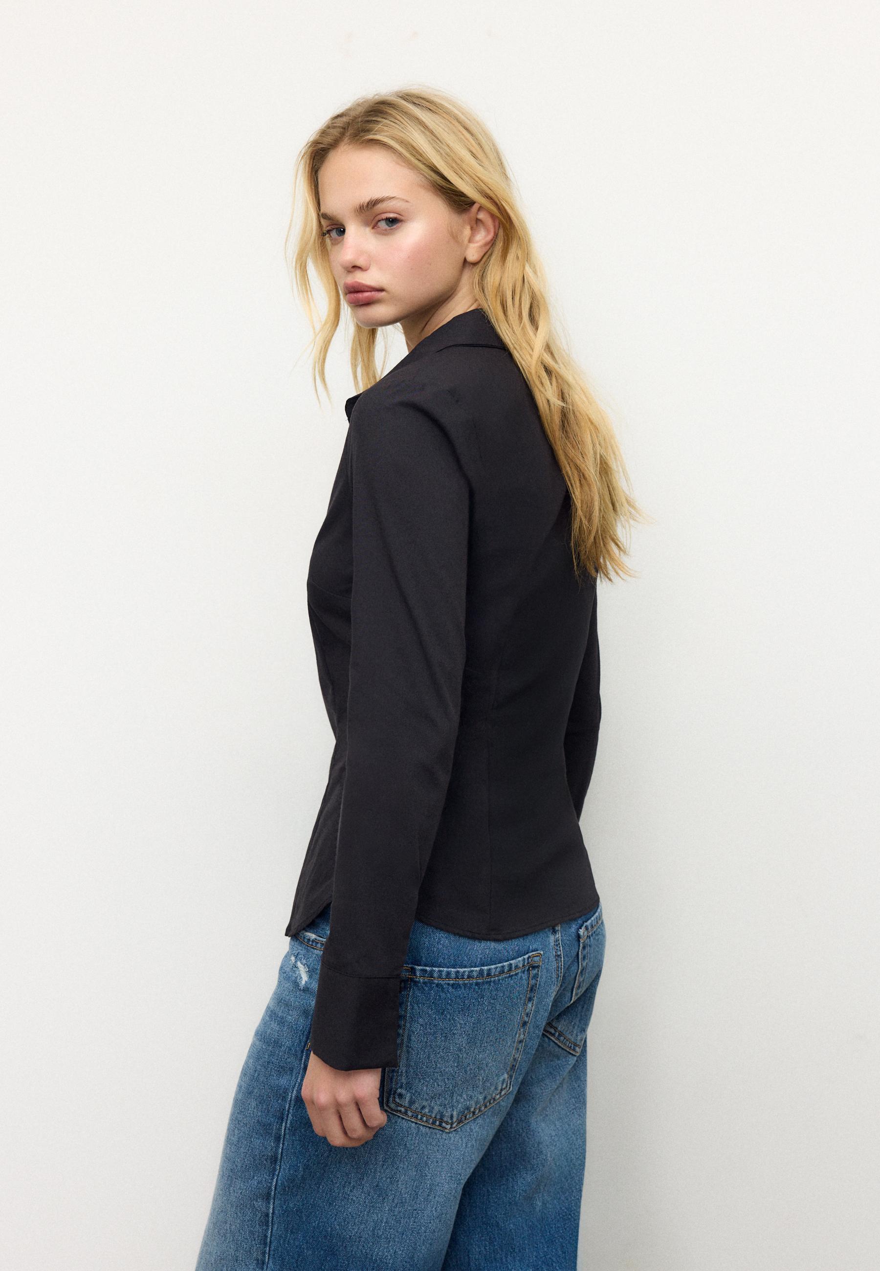 Fitted Basic Shirt — Black