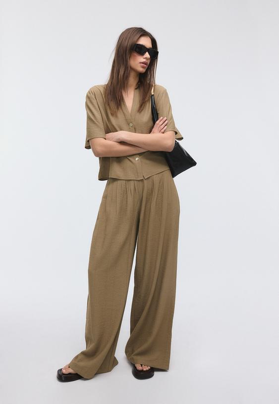 Stradivarius Button-Up Flowing Shirt Brown M