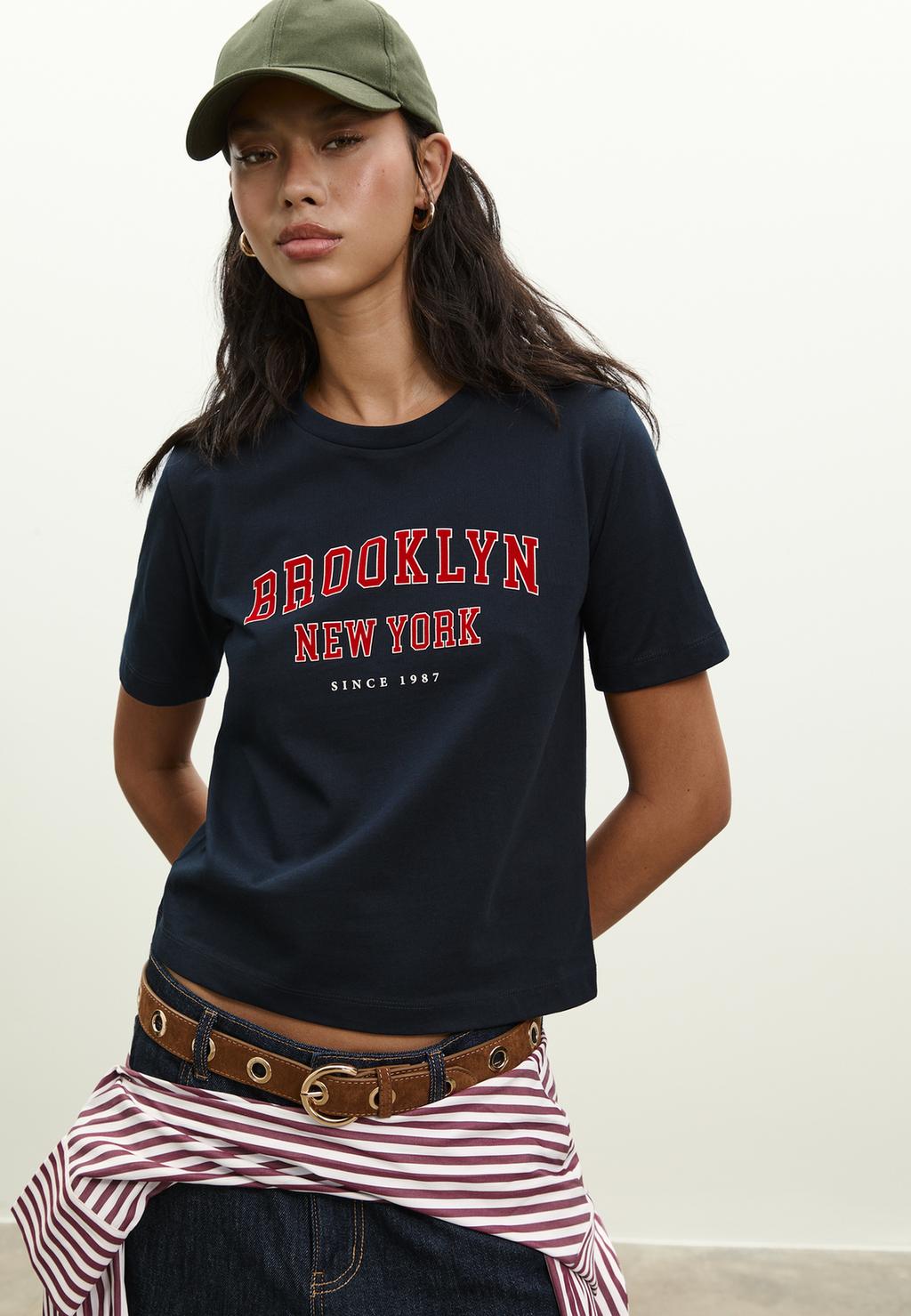 Camiseta bordado texto