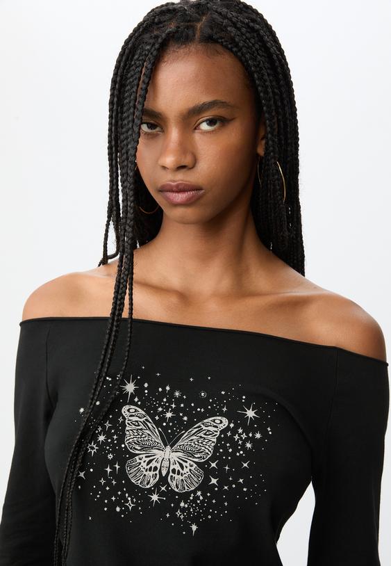 shirt-mit-bateauausschnitt