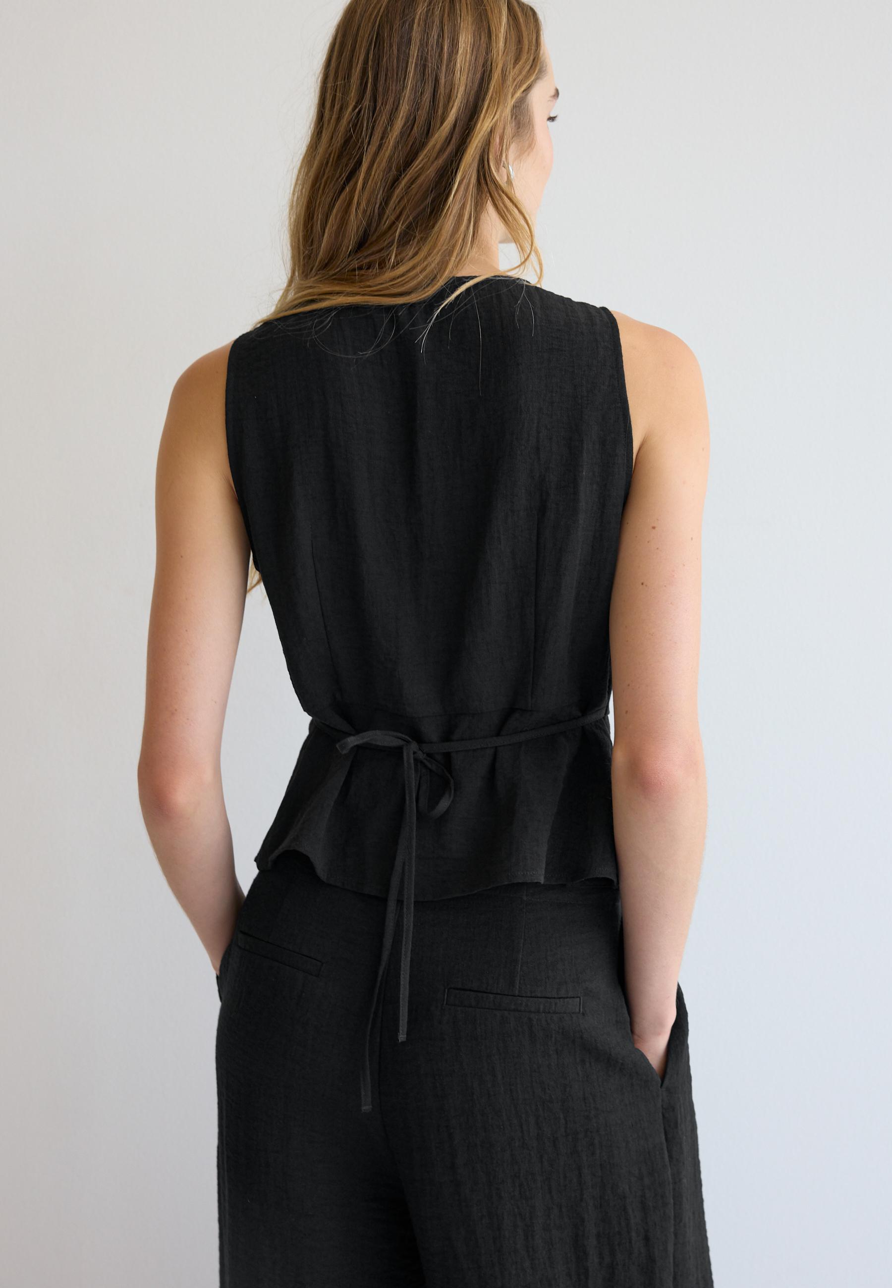 Buttoned waistcoat — Black