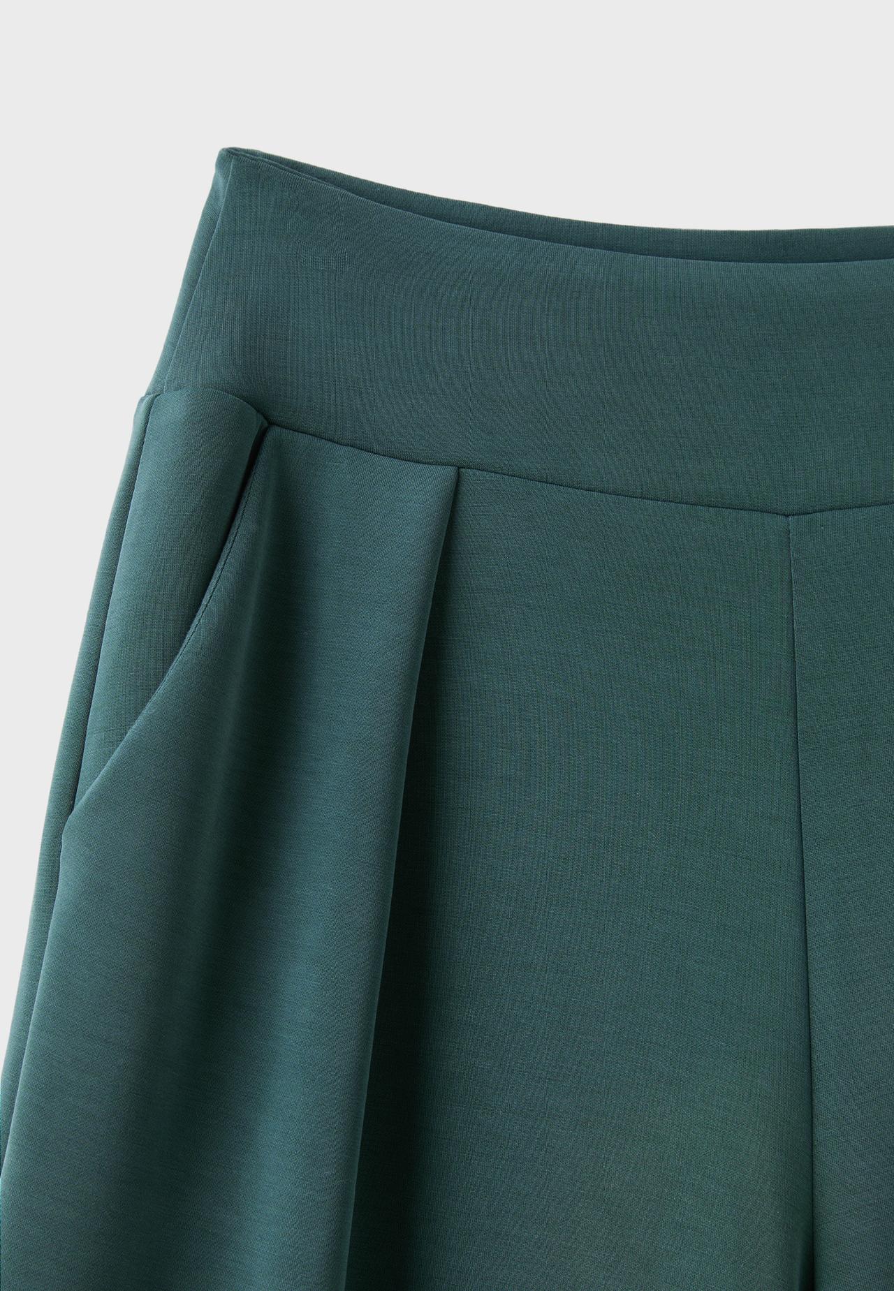 Soft-touch wide-leg pleated trousers — Khaki