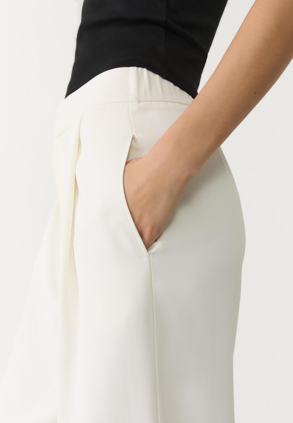 Pantaloni culotte eleganți cu pense