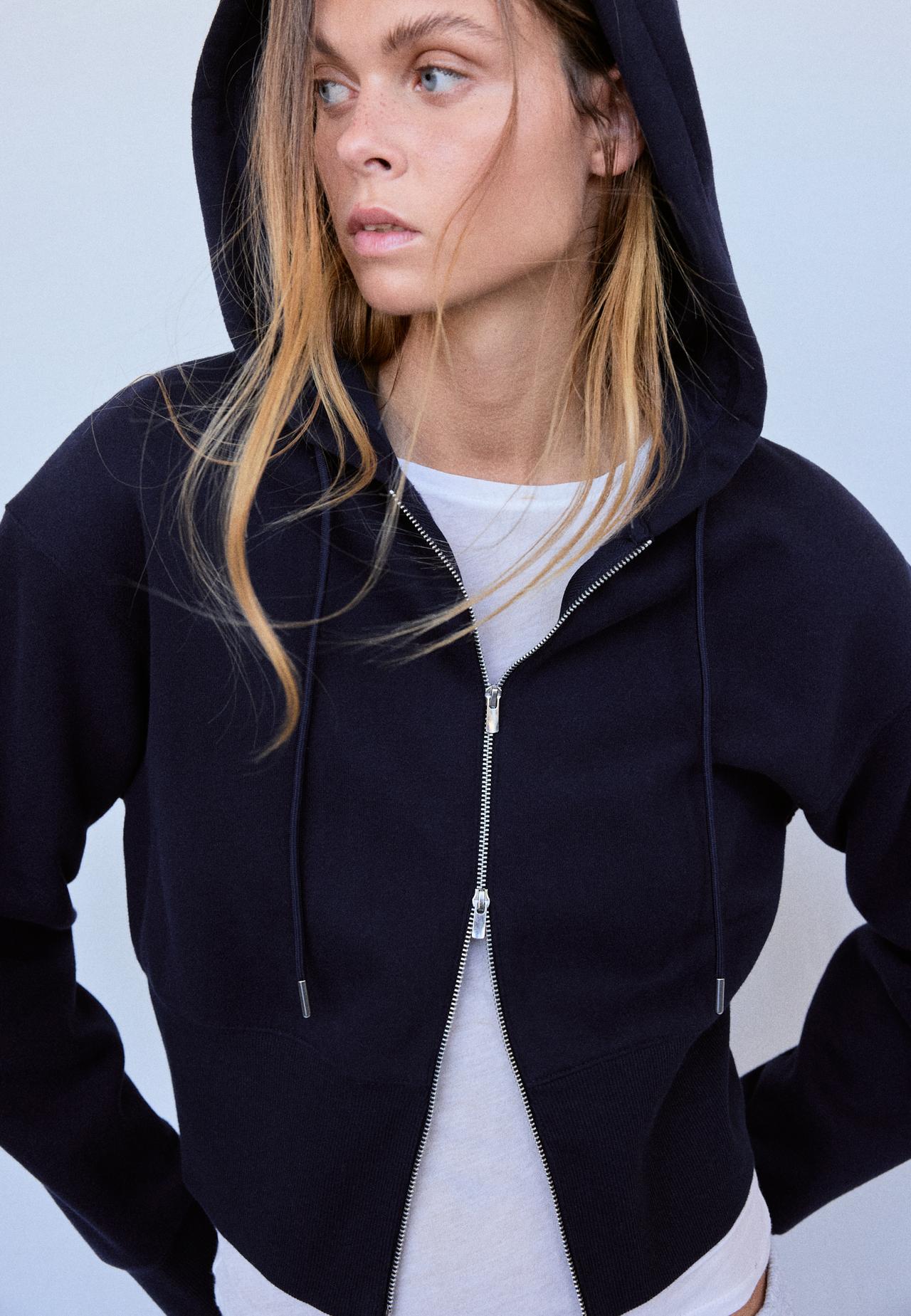 Zip-up sweatshirt with hood — Navy blue