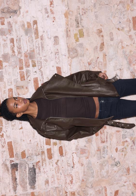 cazadora oversize solapa efecto piel