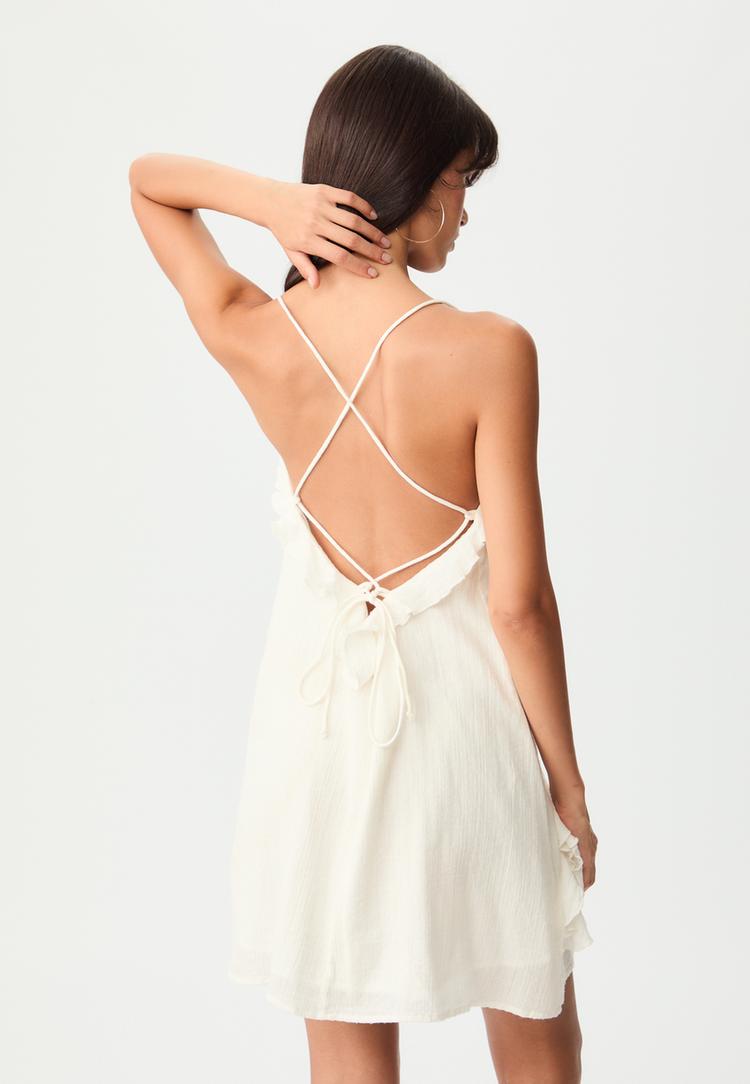 robe courte a bretelles et volants