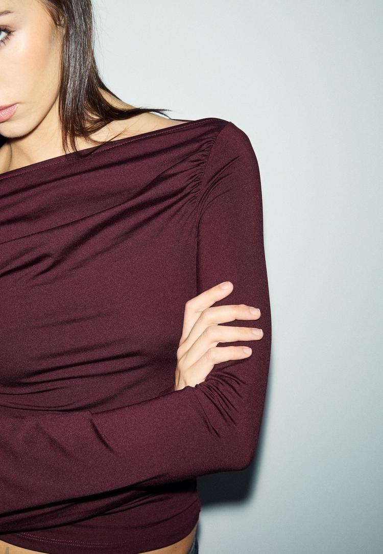 tshirt de manga comprida com franzido