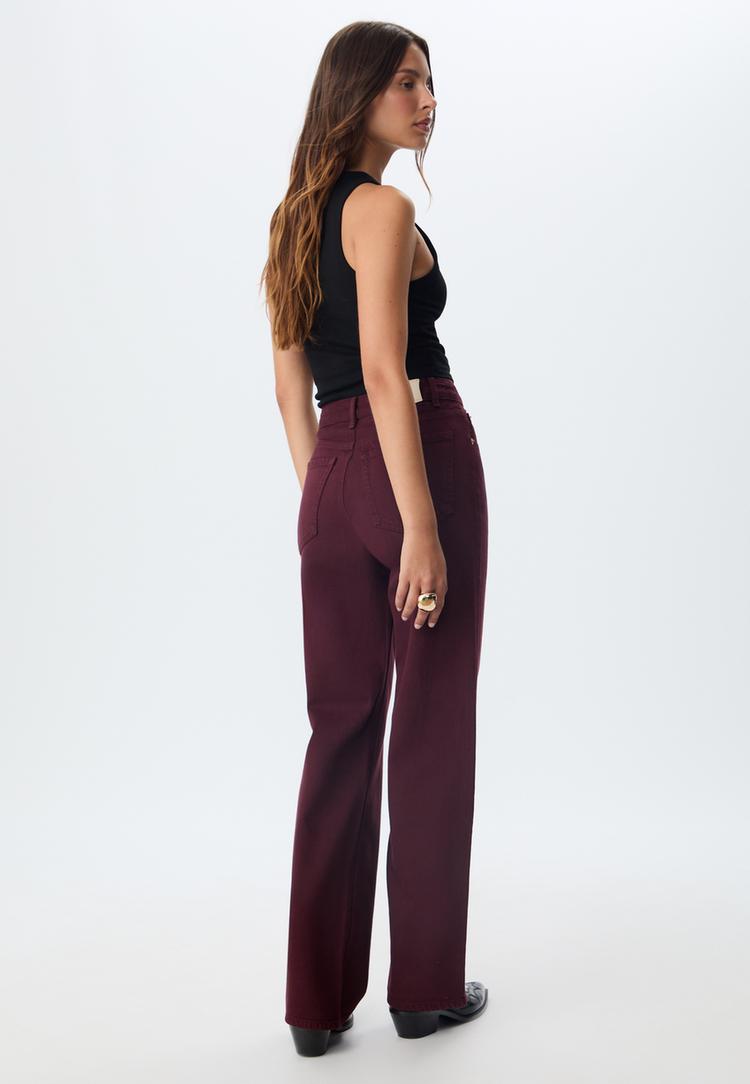 straight-fit-jeans-mit-weitem-bein-d92