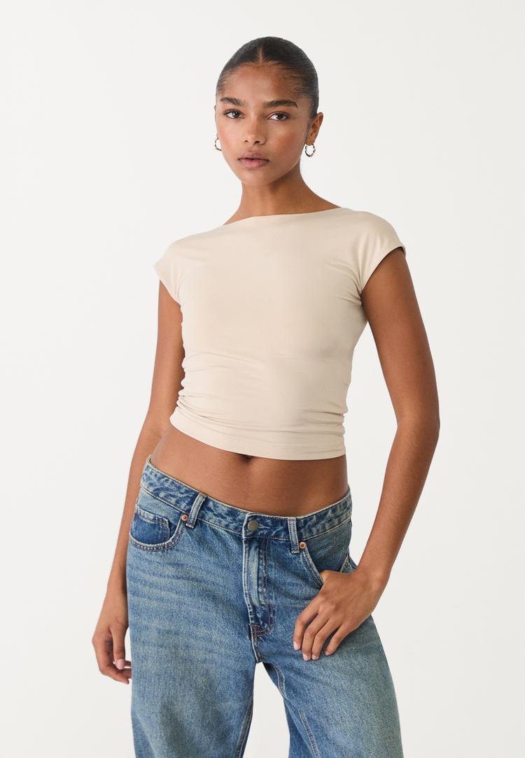 camiseta espalda descubierta