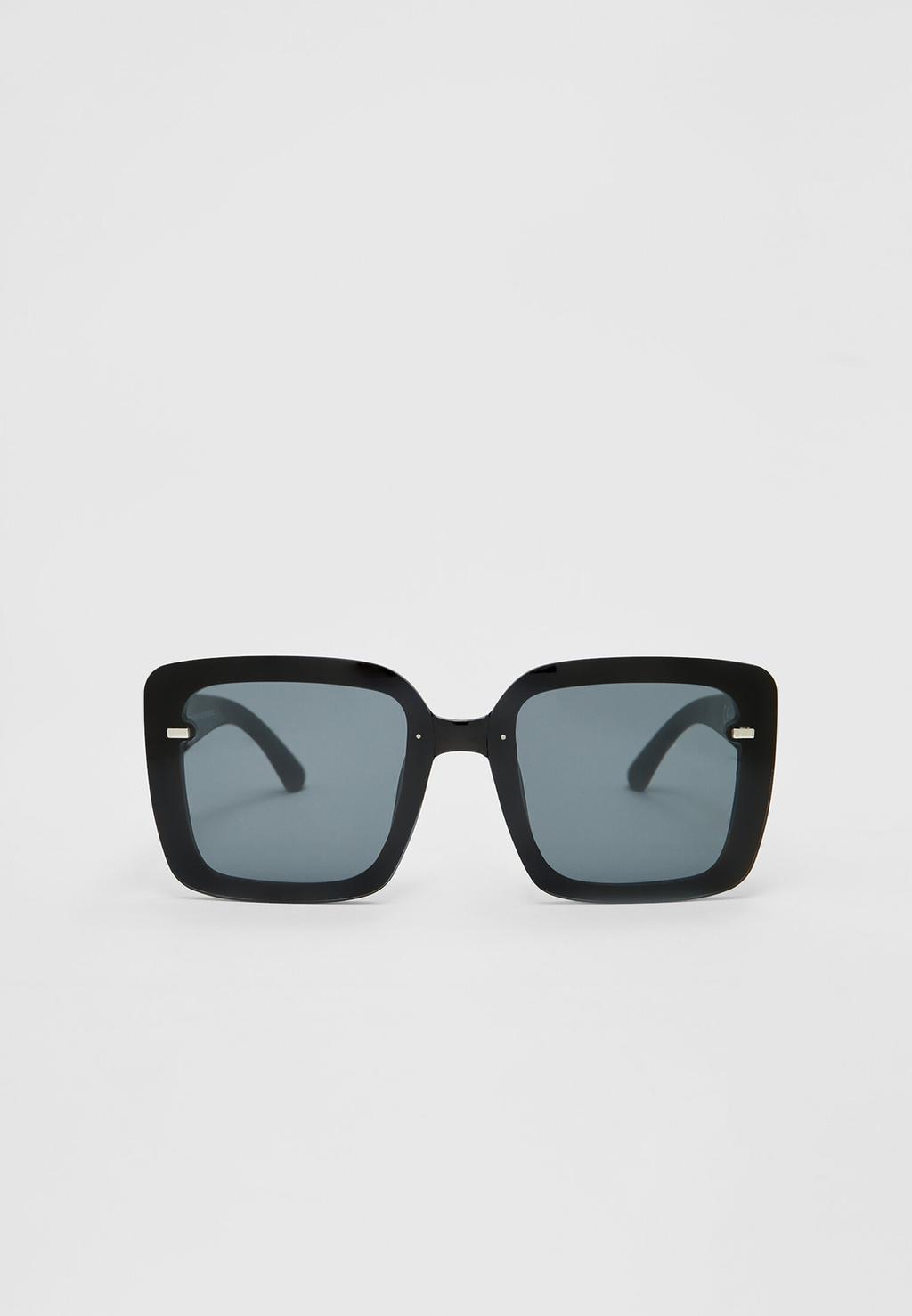 Lunettes à monture carrée