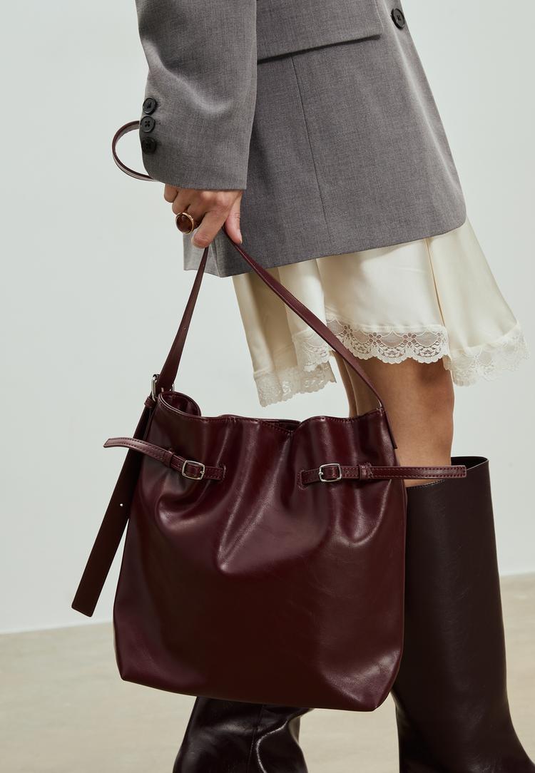 borsa a spalla dettaglio fibbie