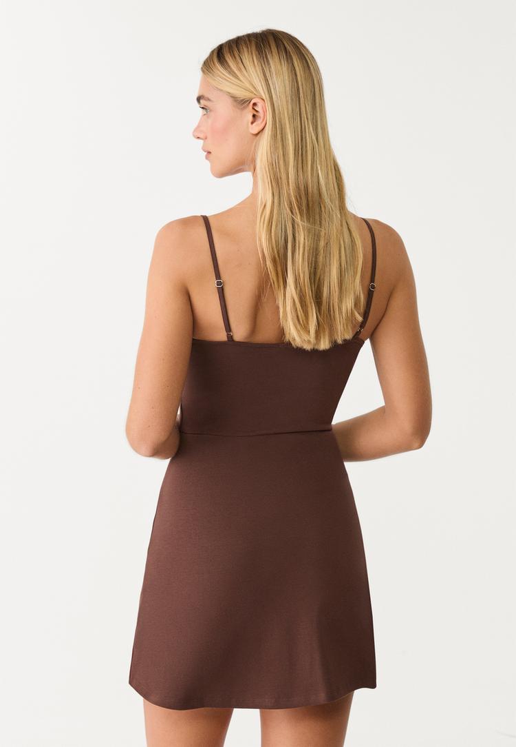 mono vestido corto tirantes