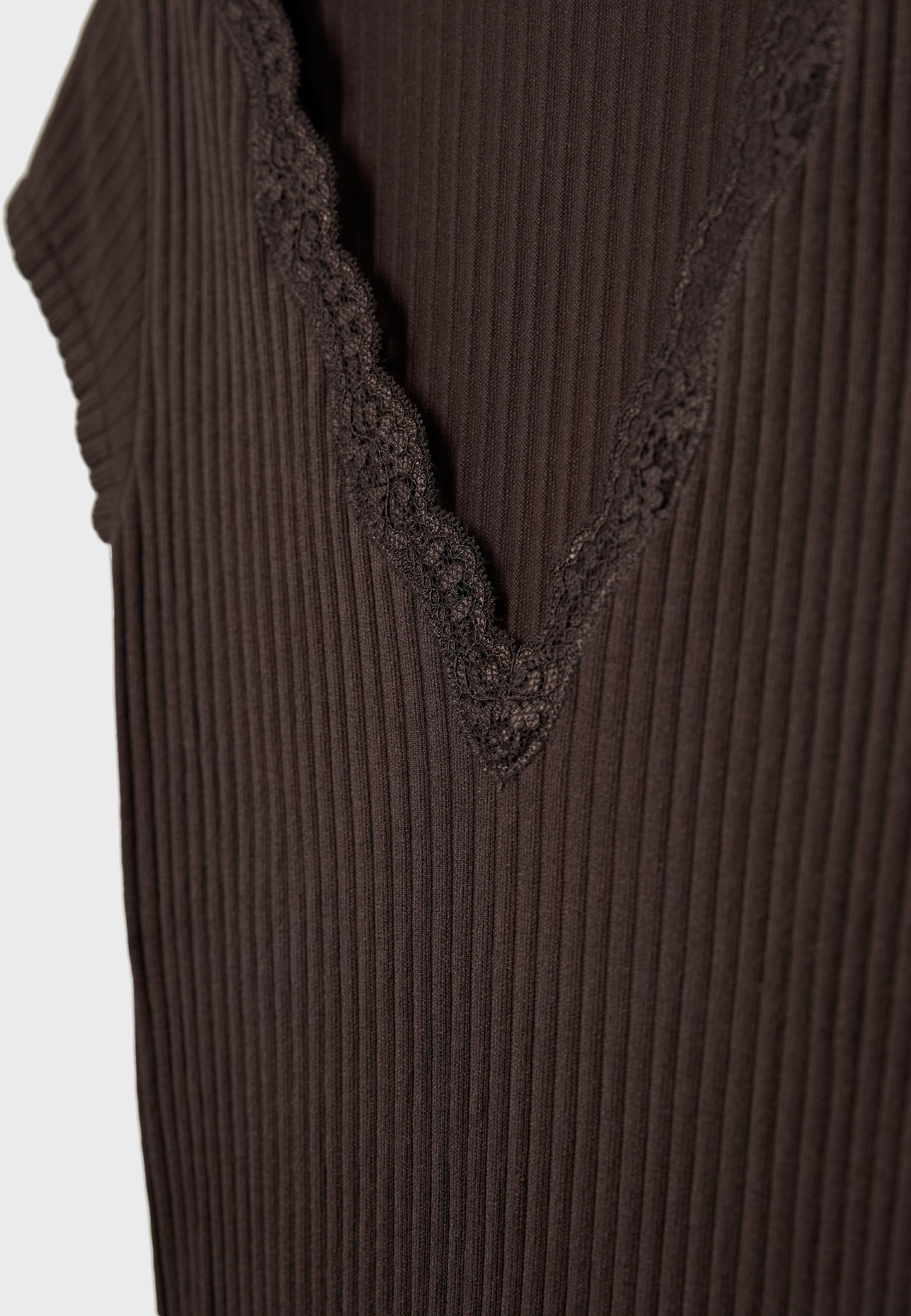 V-neck lace short sleeve T-shirt — Brown