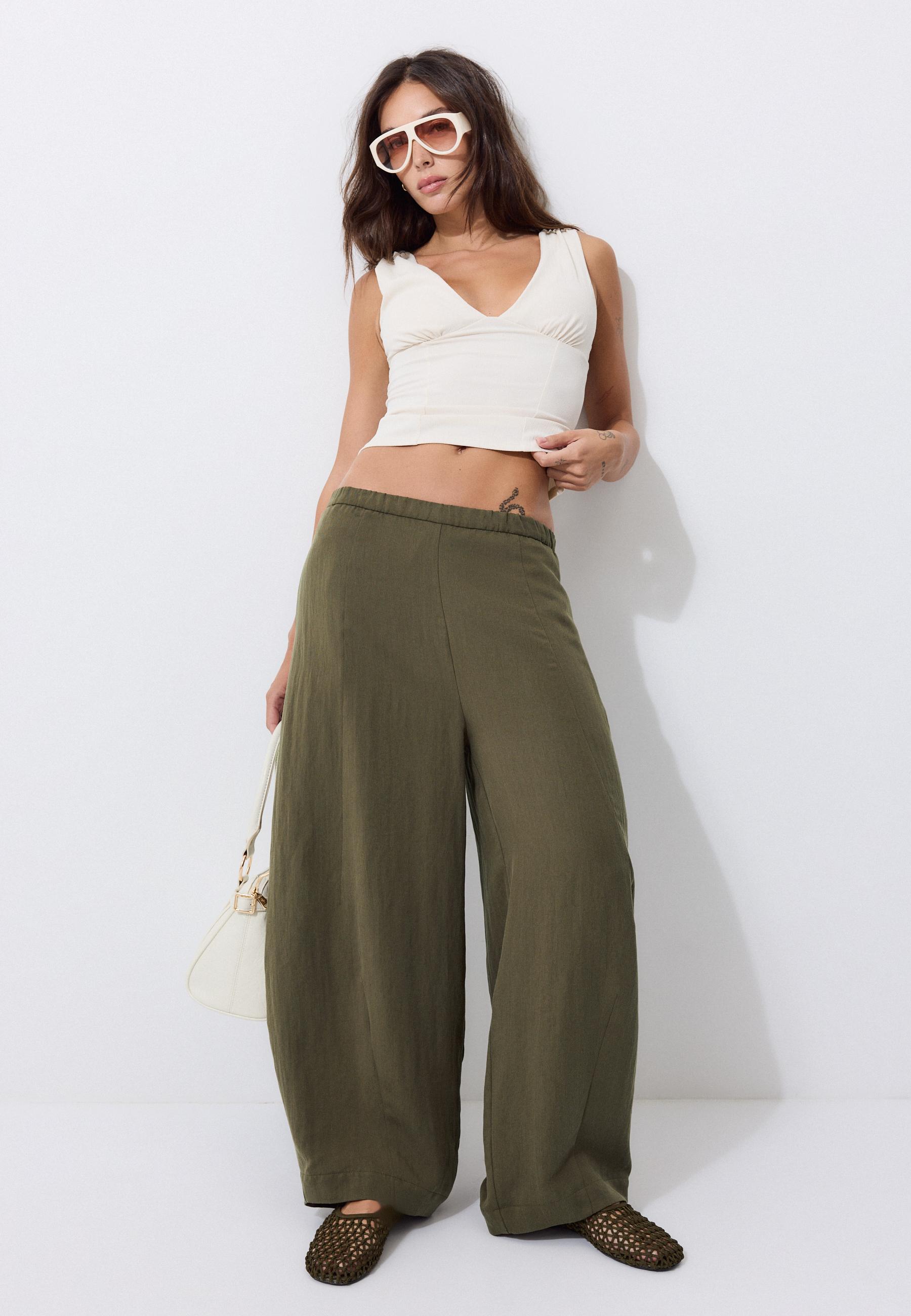 Lyocell-blend barrel trousers — Khaki