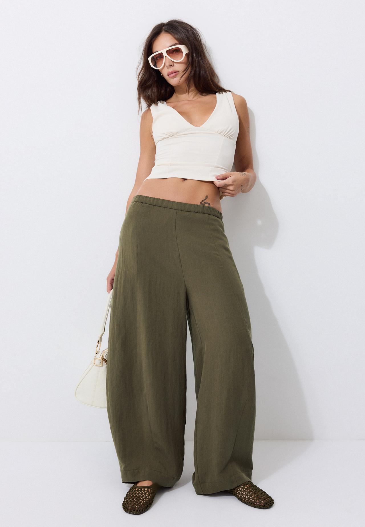 Lyocell-blend barrel trousers — Khaki