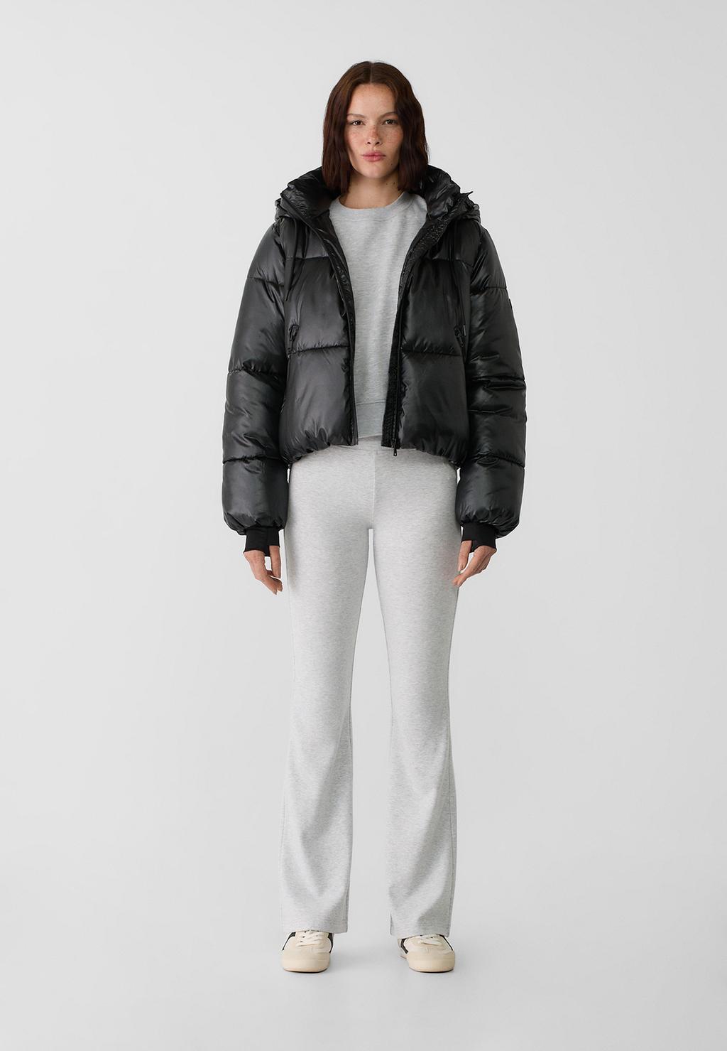 Cazadora acolchada metalizada capucha