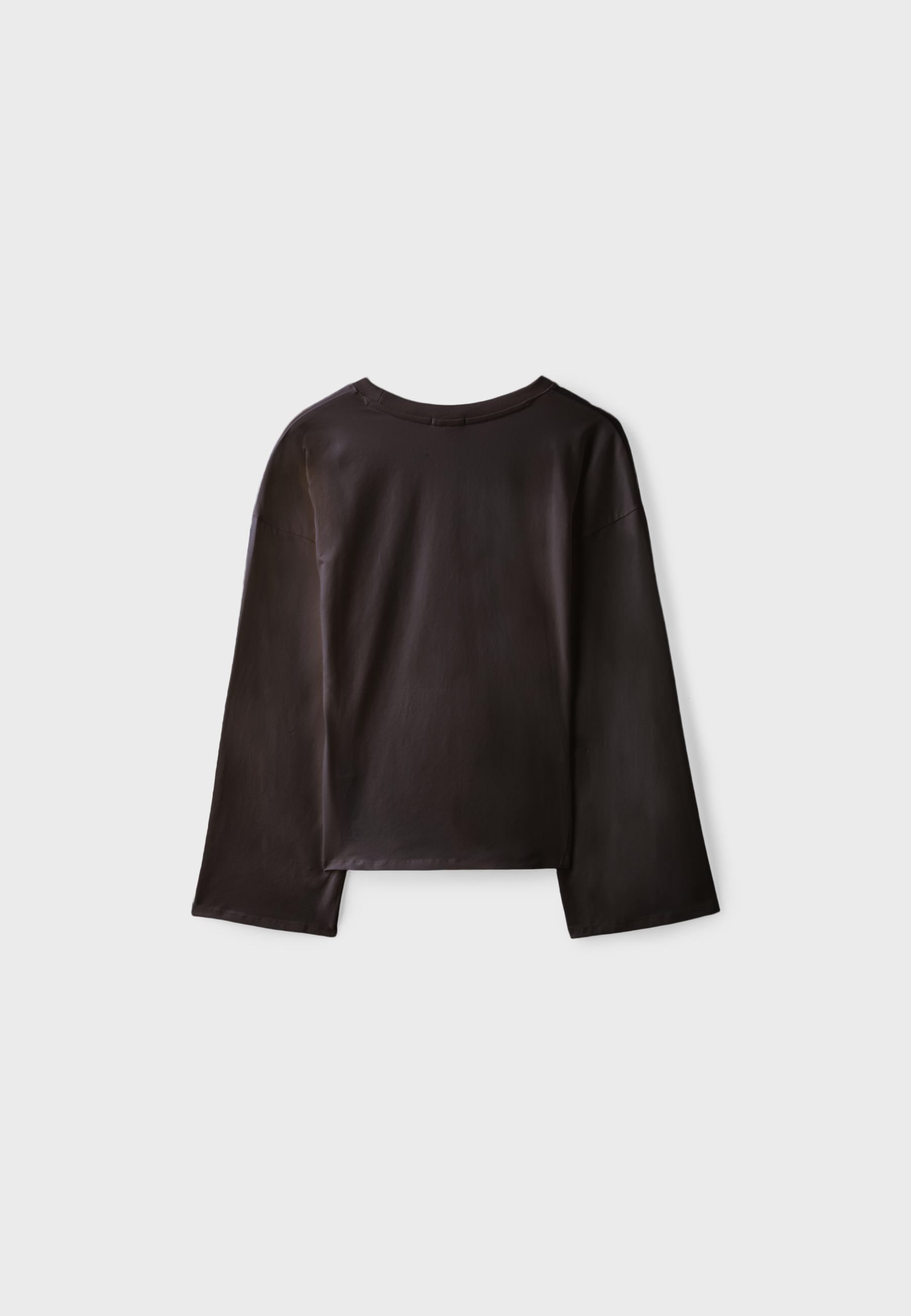 B11 Japanese-inspired long sleeve fitted waist T-shirt — Brown