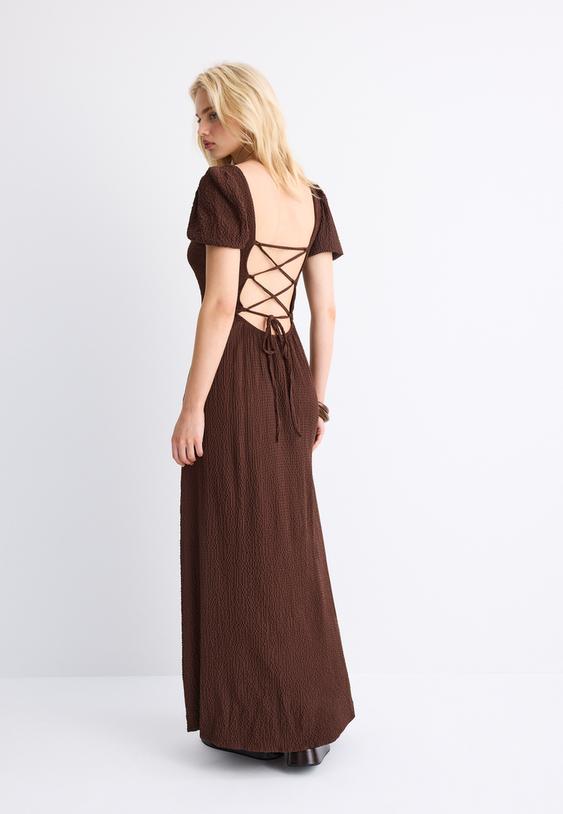 Stradivarius Robe Longue Fluide Dos Croisé Marron S