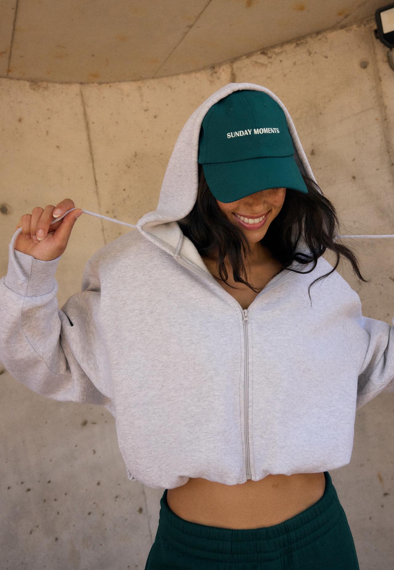 Sweatshirt with hood and padded shoulders — Grey melange