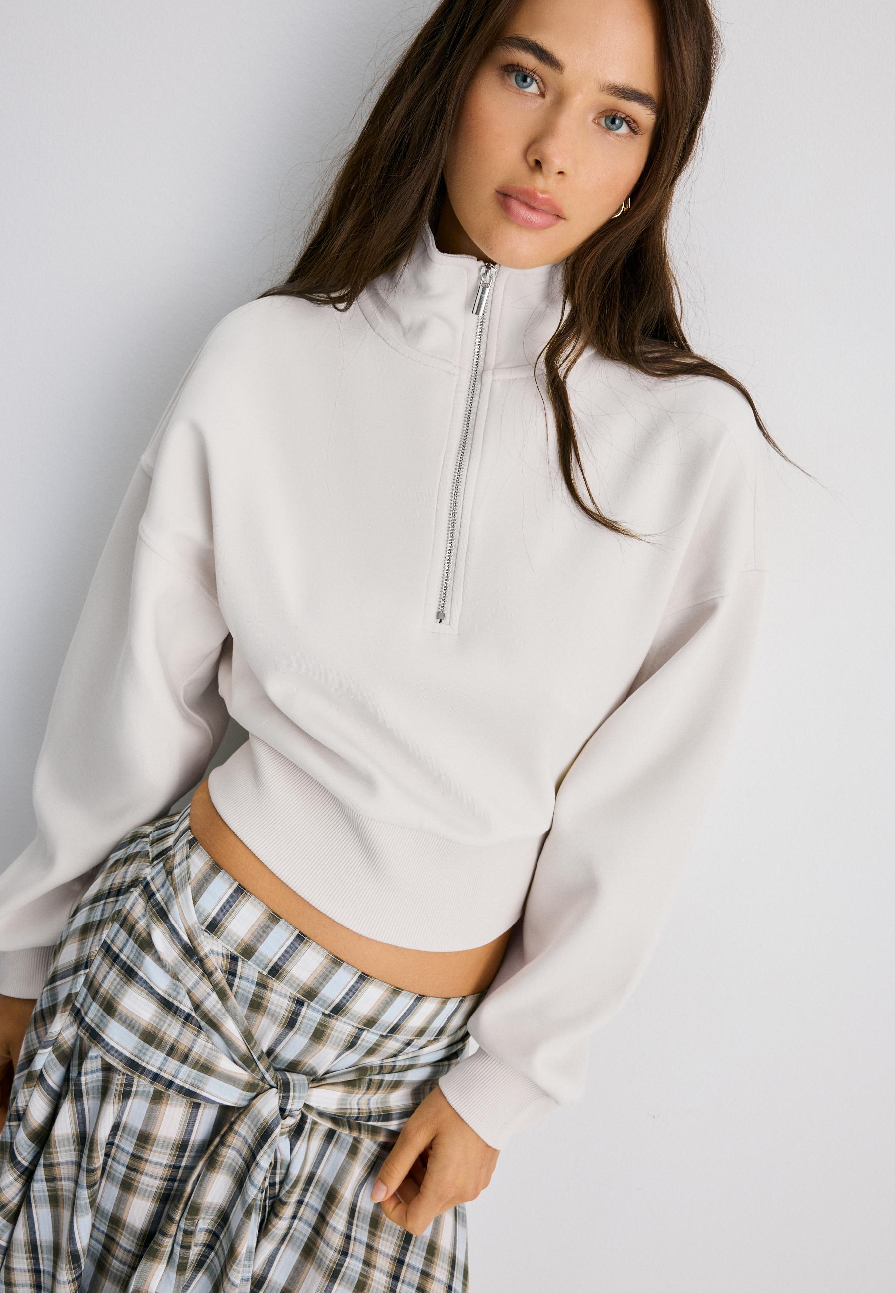 B10 Zip-up sweatshirt with collar — Vanilla