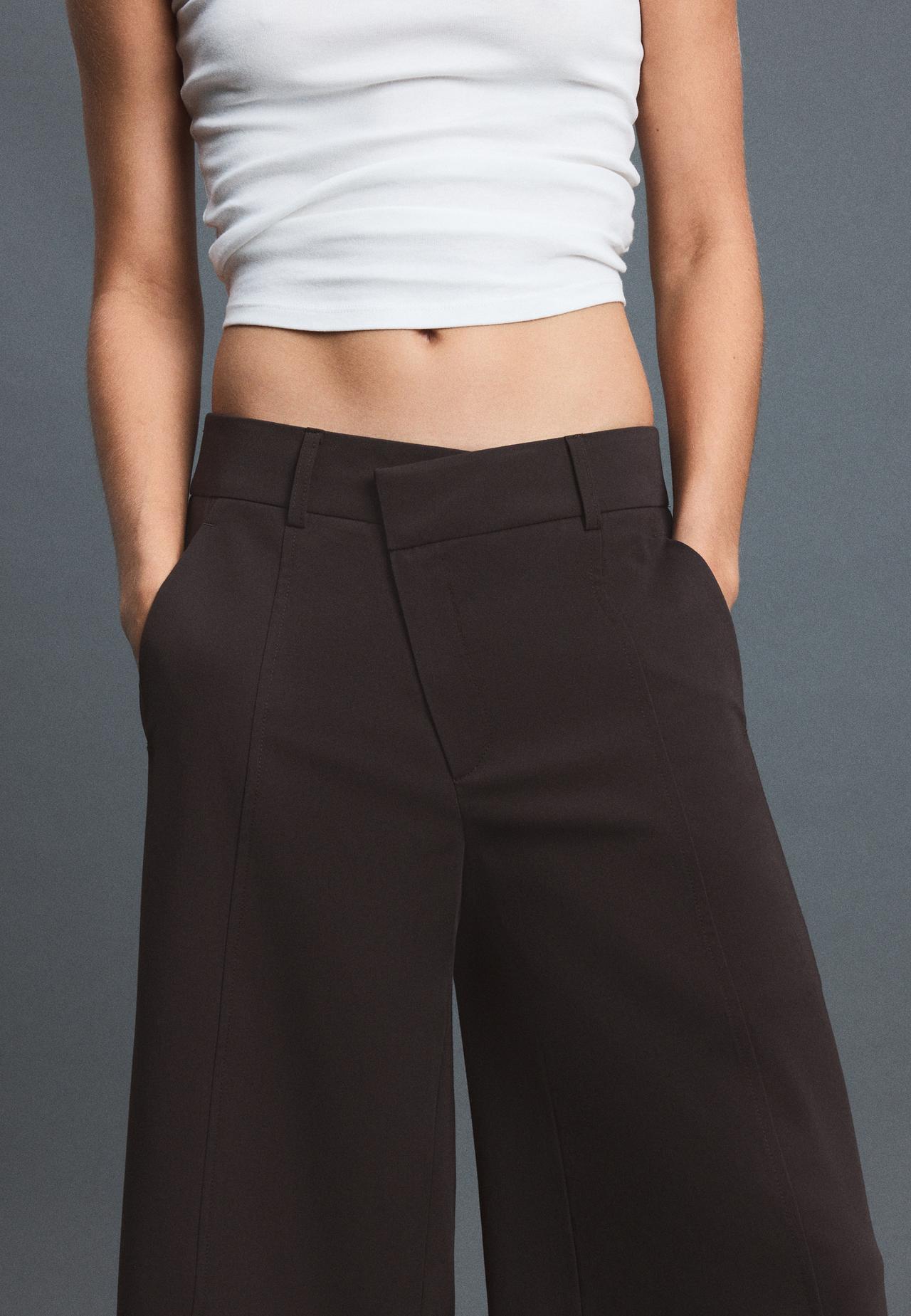 Cross-waist smart Bermuda shorts — Brown