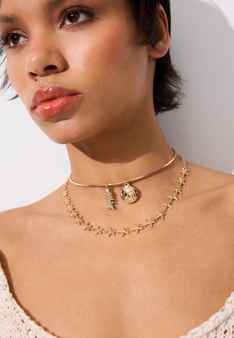 Stradivarius Σετ 3 Κολιέ Με Charms Κοχύλι Χρυσαφί Os φωτογραφία