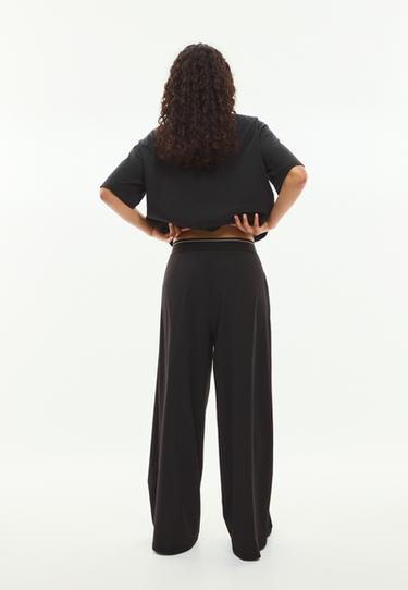 Light tech joggers with elasticated waistband — Black 4