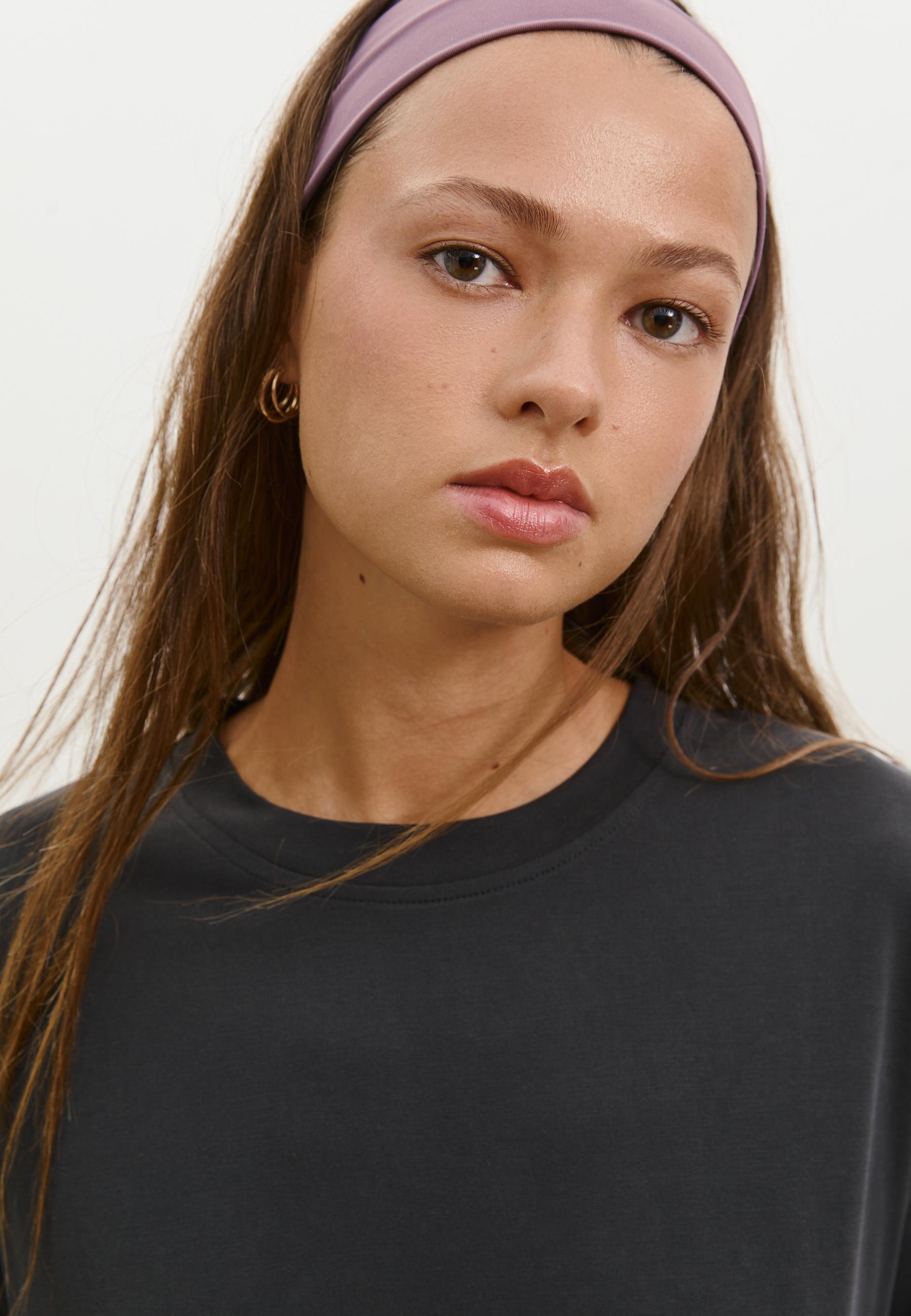 Soft-touch oversize turtleneck — Black