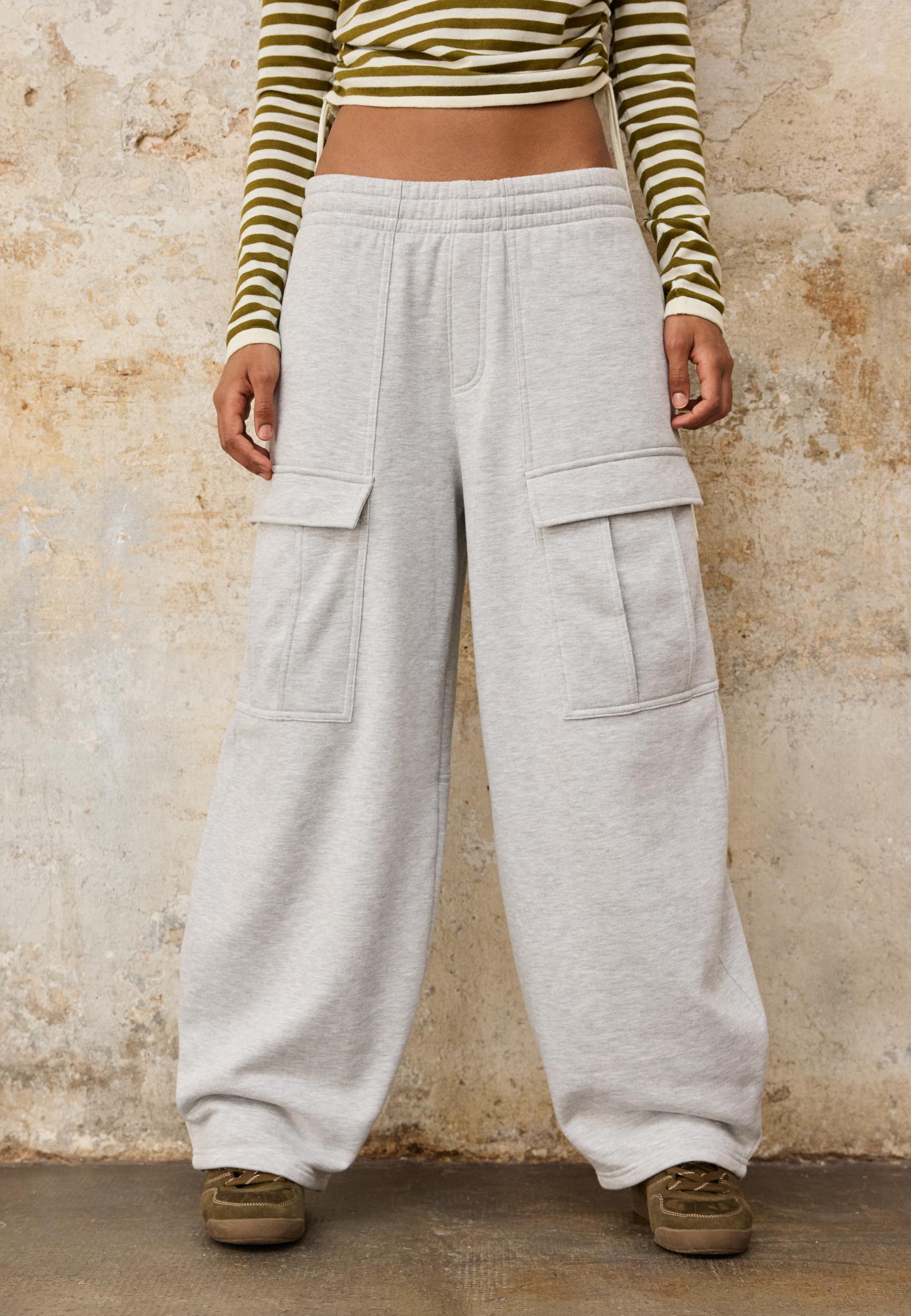 Stradivarius Παντελόνι Jogger Cargo Γκρι Μελανζέ S