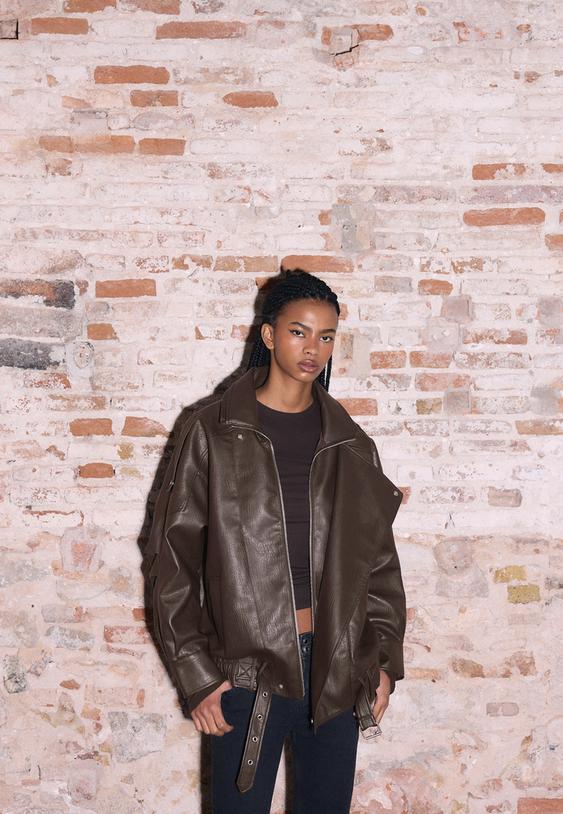 cazadora oversize solapa efecto piel
