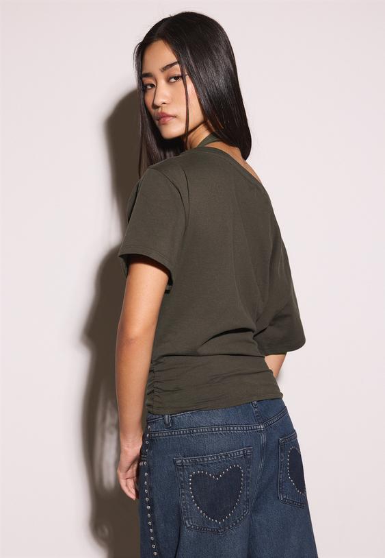 t shirt de manga curta com decote barco e folhos