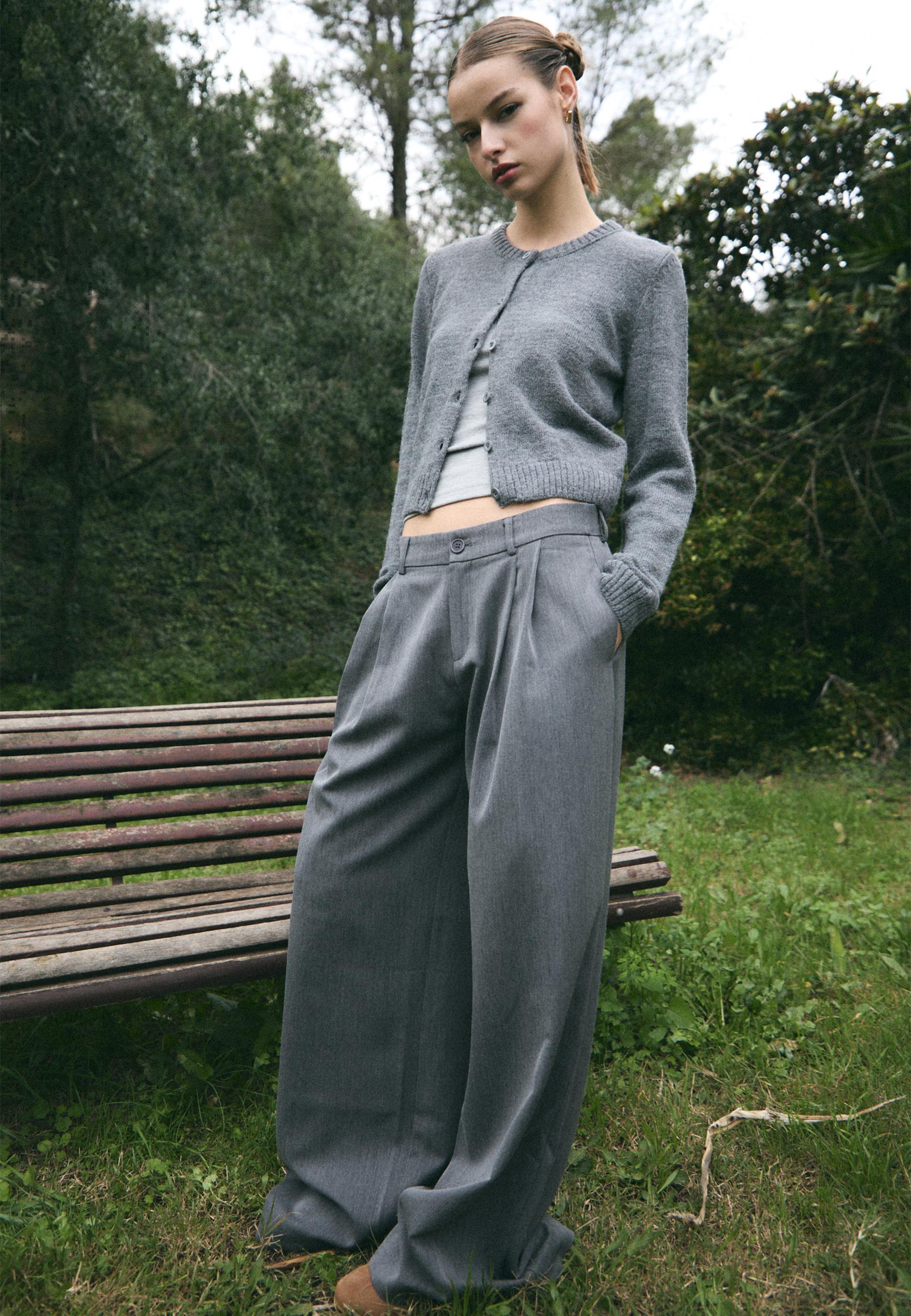 Wide-leg tailored trousers with darts — Dark grey