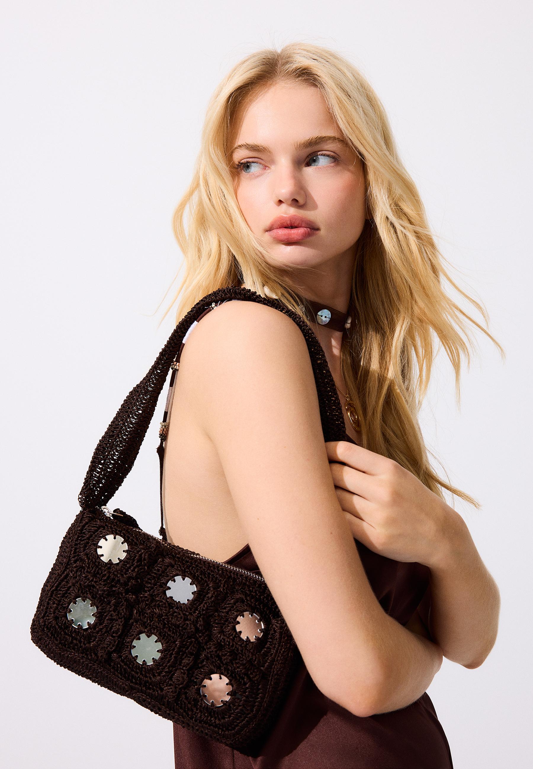 Crochet shoulder bag with mirrors — Brown