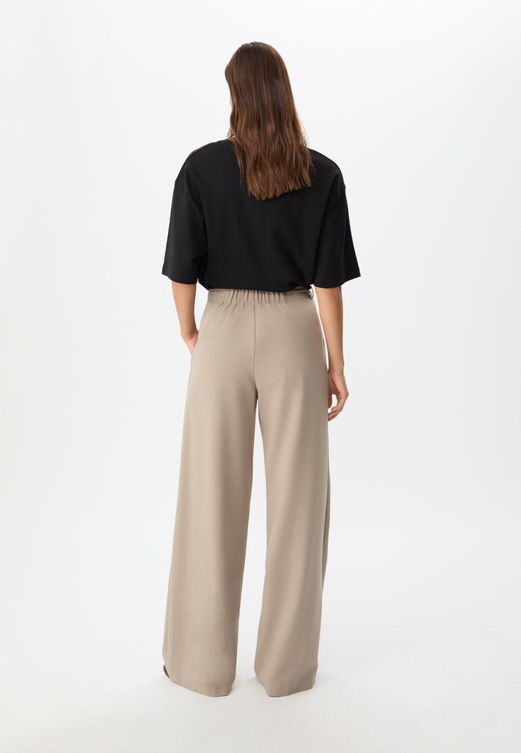 pantalon vestir ancho detalle hebilla