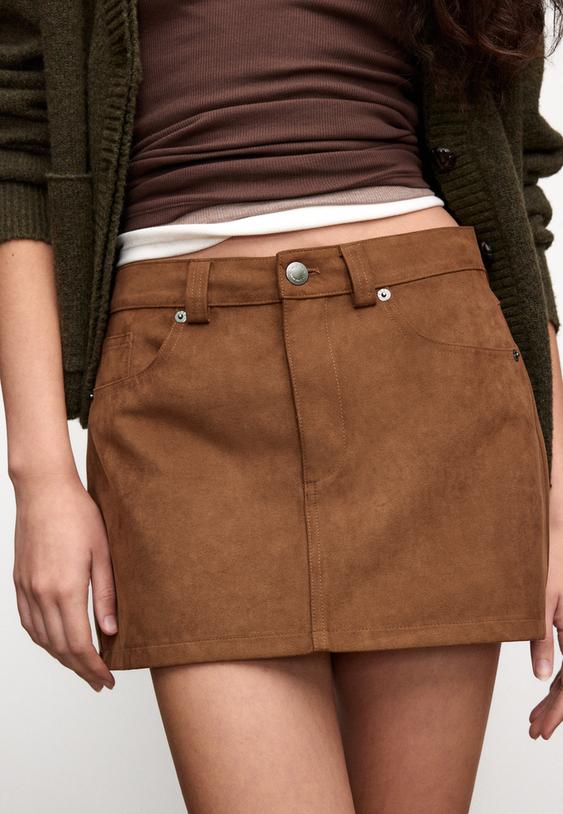d62 faux suede skort