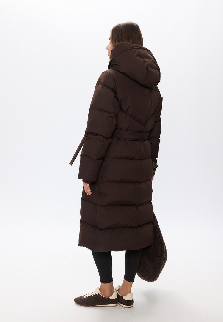 lange gewatteerde jas met dons en ceintuur