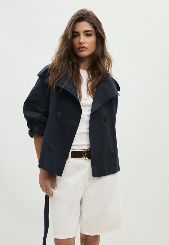 trenchcoat-mit-stehkragen-und-gurtel