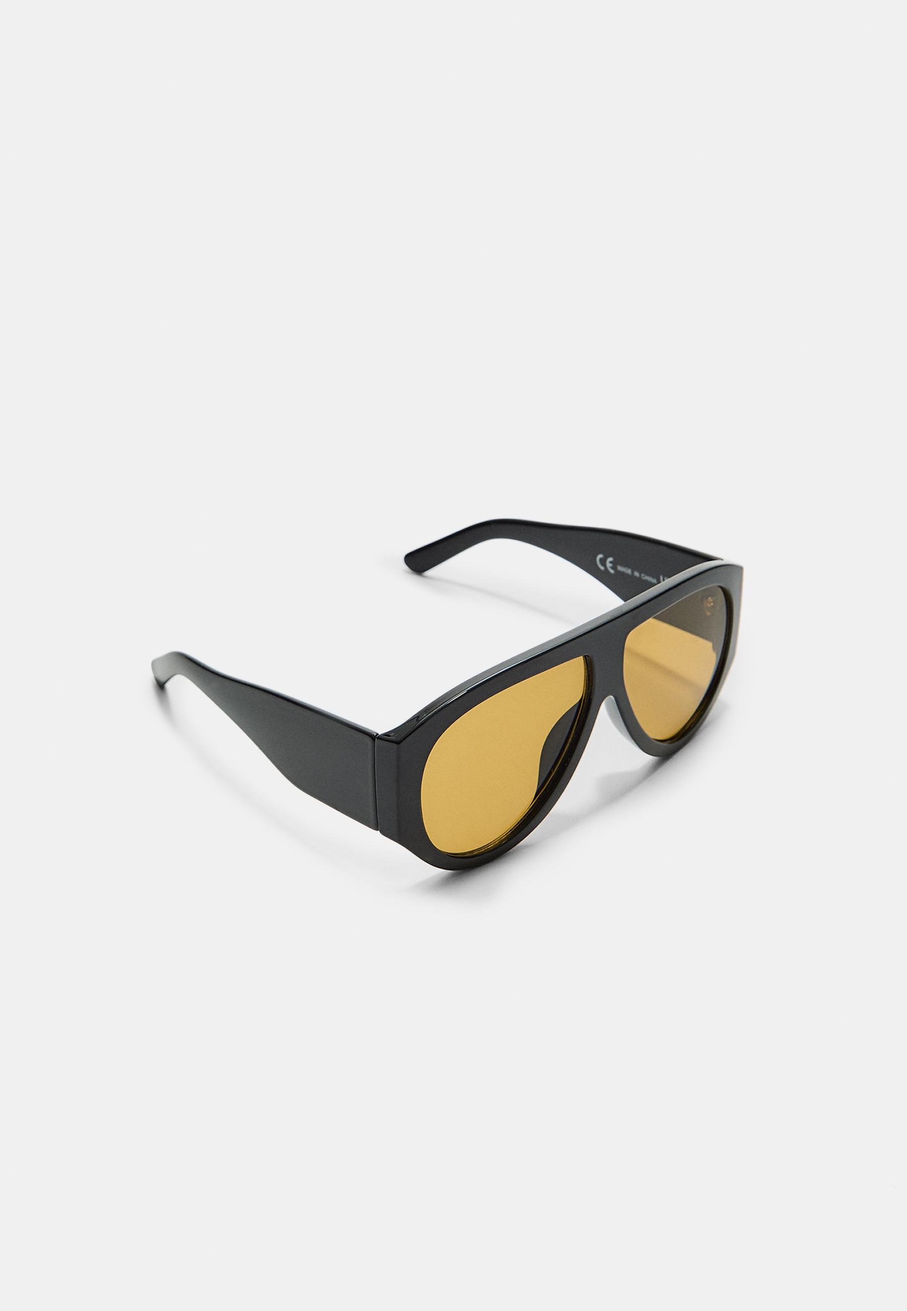 Resin sunglasses — Black