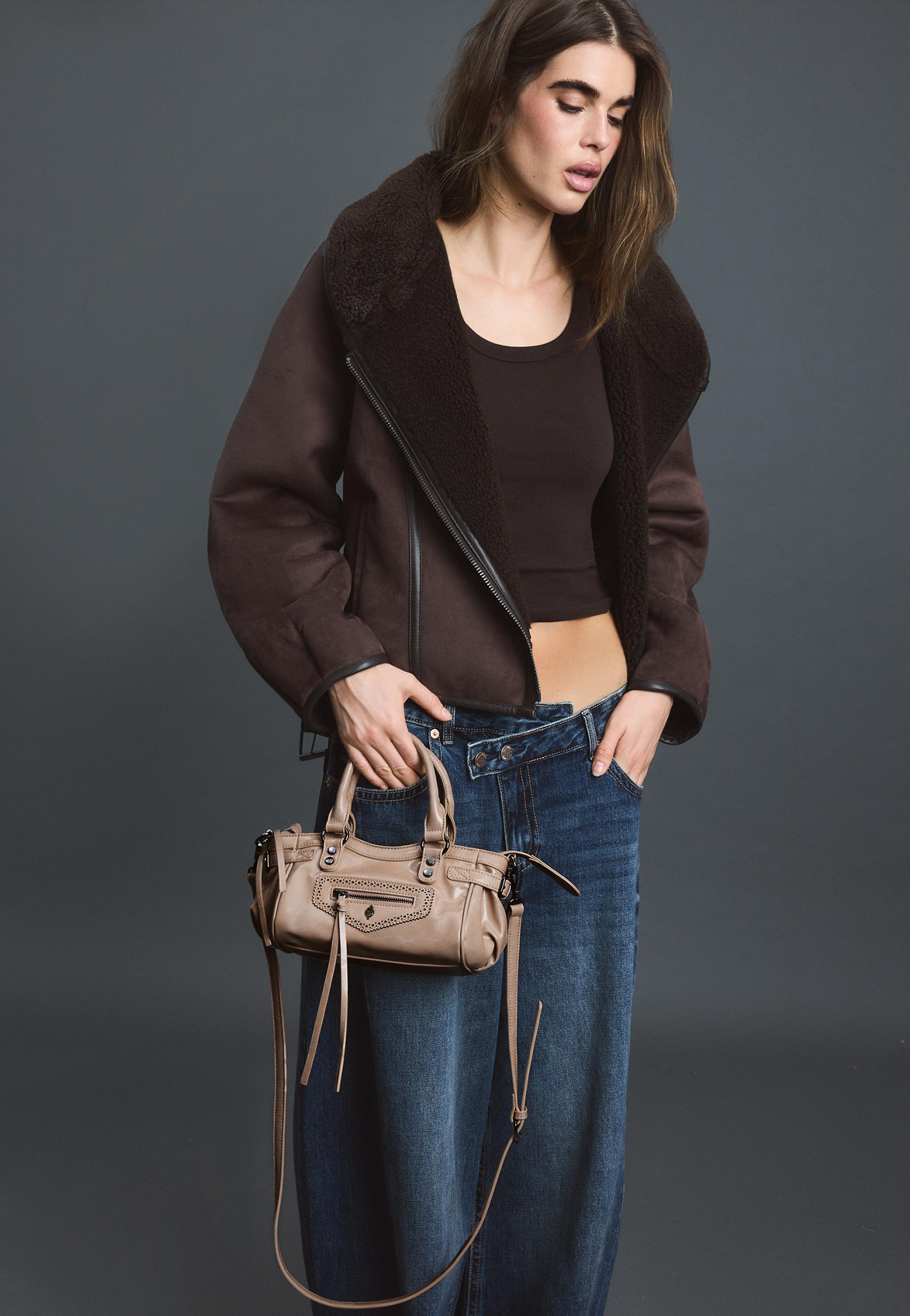 Stradivarius City çapraz askılı çanta görsel 6