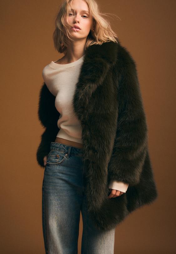 normal-geschnittener-kunstfellmantel