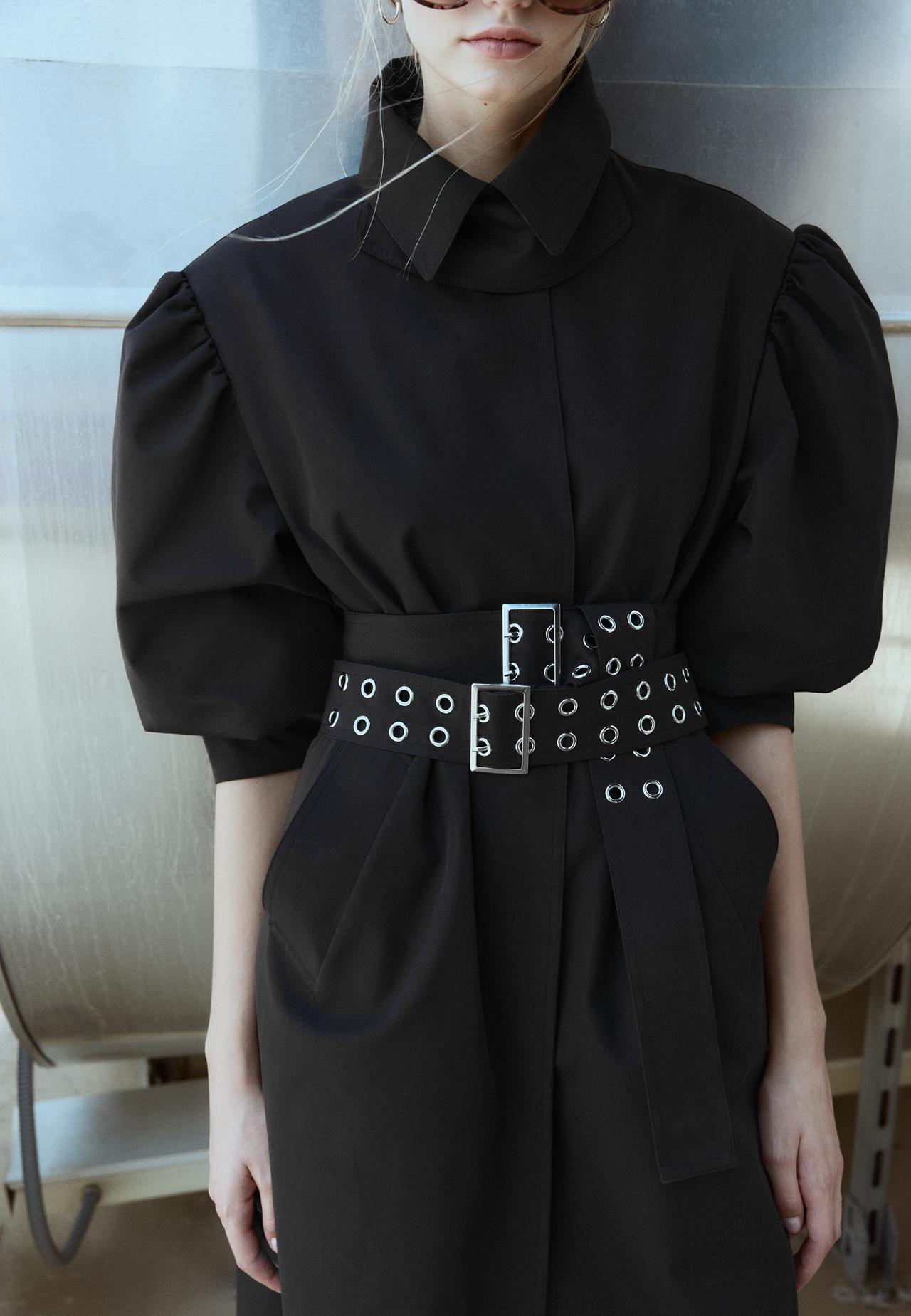 Voluminous sleeve trench coat — Black
