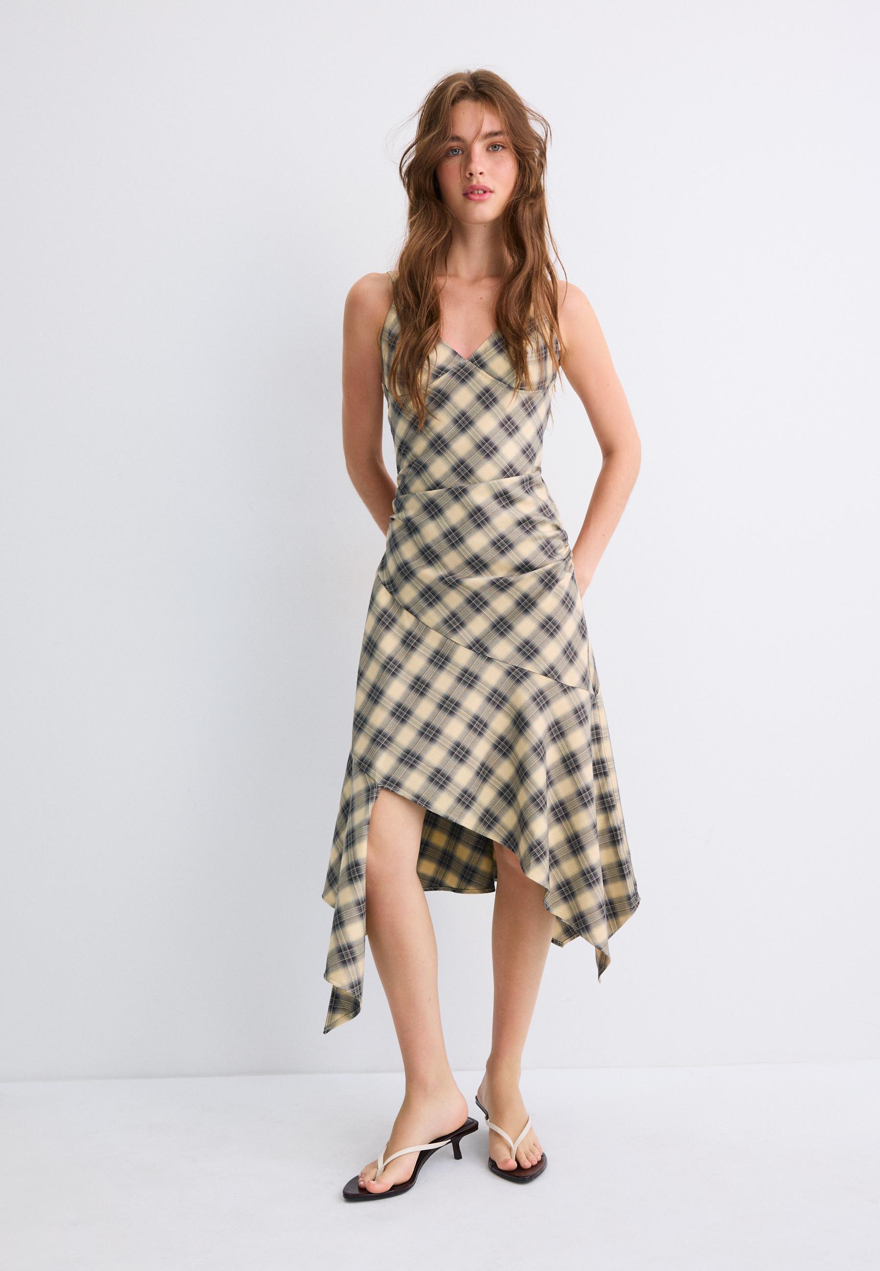 り*止様 Classic Monochrome Check Midi dress Asymmetric check print midi dress - Women's fashion | Stradivarius